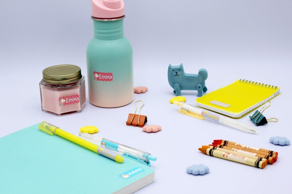 O porquê das etiquetas personalizadas serem um must-have para a escola