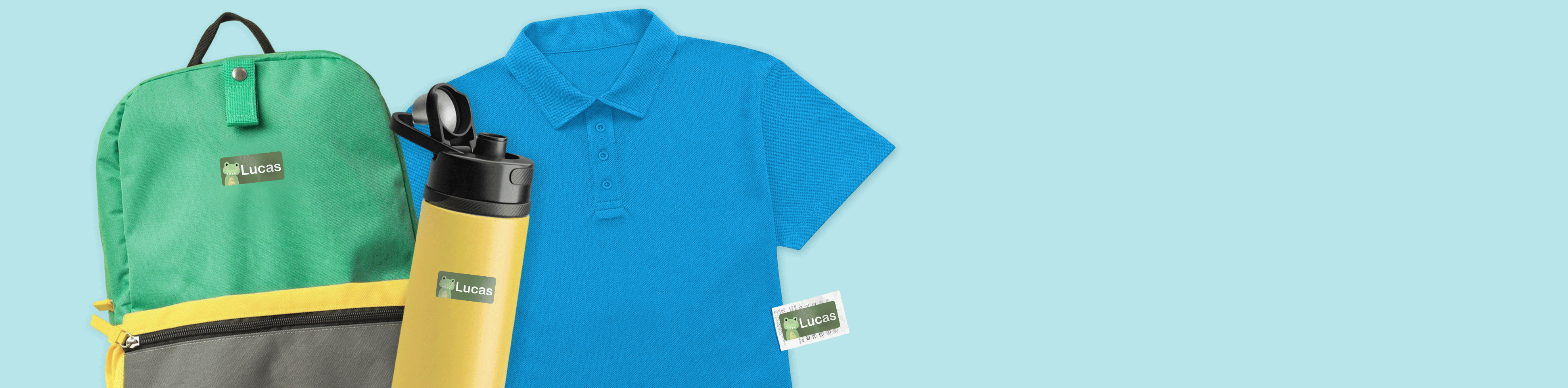 Roupa, garrafa e mochila com etiquetas de nome personalizadas