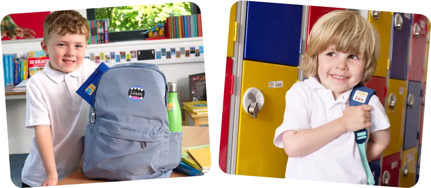 meninos da escola com mochilas etiquetadas